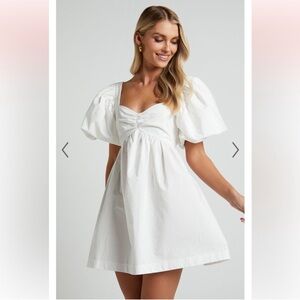 SHOWPO 

VASHTI MINI DRESS - PUFF SLEEVE SWEETHEART DRESS IN OFF WHIT